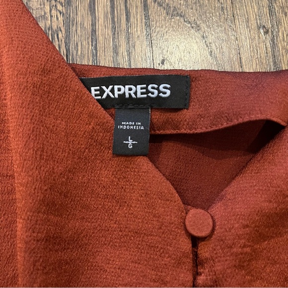 Express satin button front pleated waist cami top - Picture 4 of 5